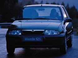 Mazda 121 1.2 5dr фото